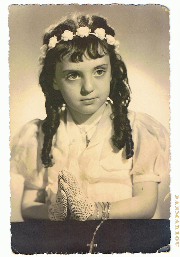 COMMUNIONS ORAN SOEURS TRINITAIRES DE SAINT LOUIS PRIVEE 4 MAI 1950 DE MARIE THERESE SOLER.jpg